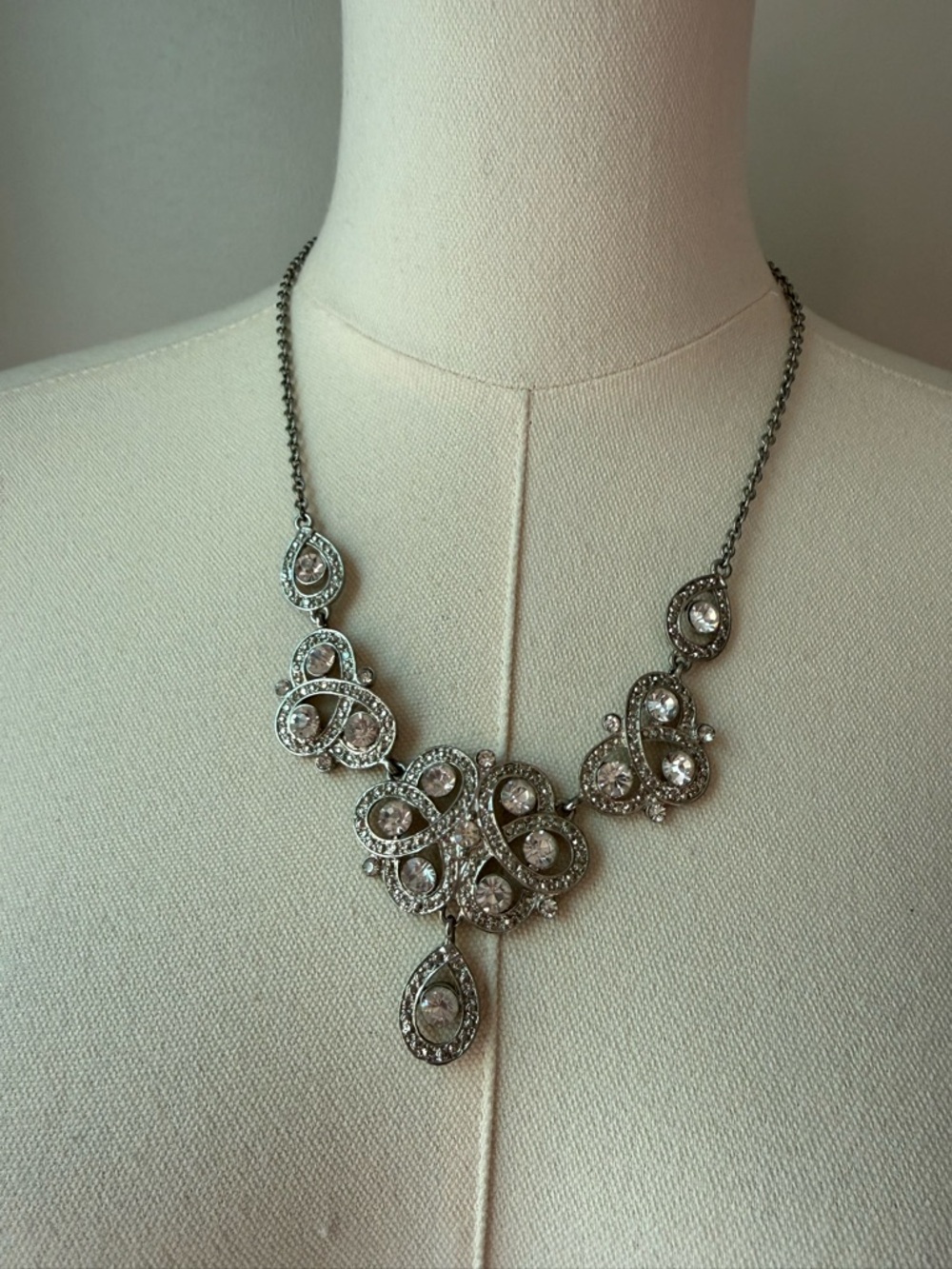 Vintage Style Rhinestone Statement Necklace Silver Crystal Bridal Glam